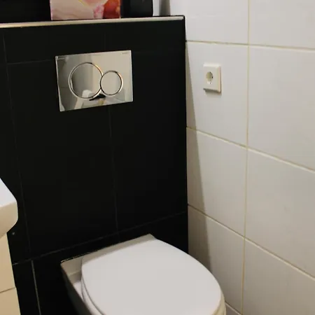 Schoenes Mit Parkplatz & 24h Checkin Apartment Cologne