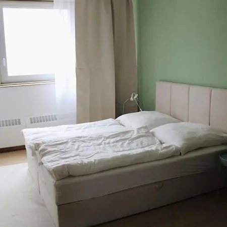 Schoenes Mit Parkplatz & 24h Checkin Apartment Cologne