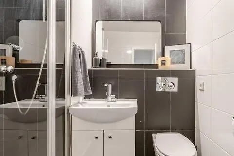 Schoenes Mit Parkplatz & 24h Checkin 1 *